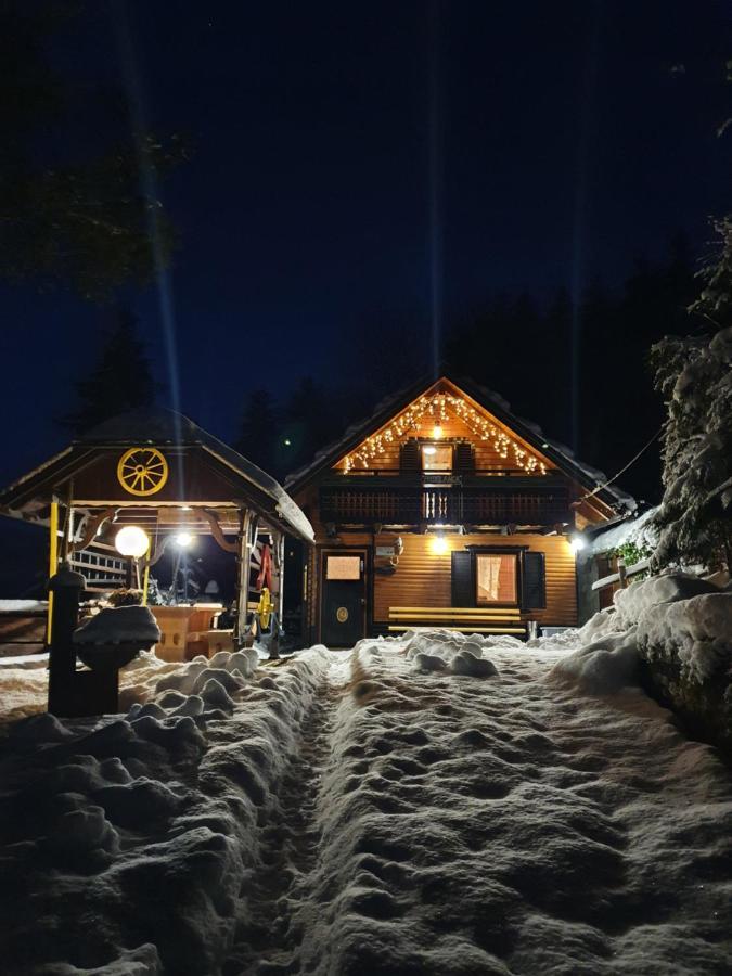Holiday Home Prdelanca Luče Exteriör bild
